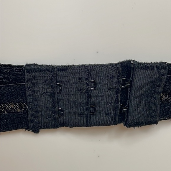 Vince Camuto Bra 36C Black Lace Adjustable Padded Stretchy Polyester Spandex - Picture 8 of 16